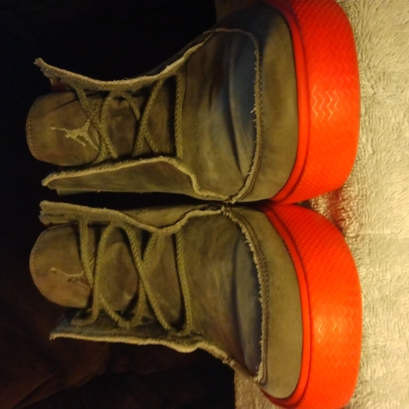 Nike Air Jordan V.2. Volt sneakers mens size 10 - Picture 3 of 8